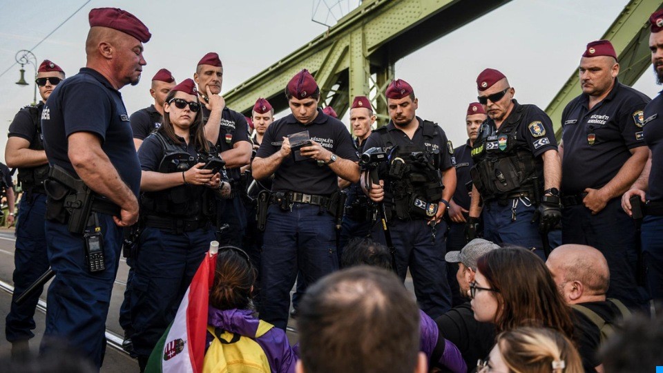 Eldurvultak a dolgok: Feljelentik a BRFK-t, Hivatali visszaélés bűntette miatt