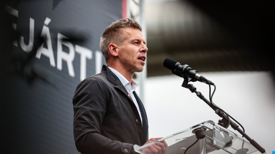 Ellenzéki háború Ruszin-Szendi Romulusz személye miatt - ingoványos a talaj