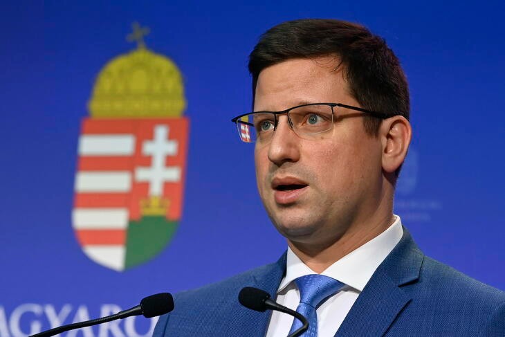 Gulyás Gergely aláírt egy papírt, a Kúria hozott egy döntést, mire a kormányhivataloknál elszabadult a pokol
