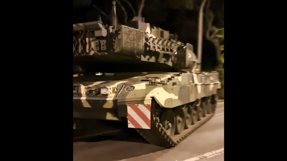 Riadalom éjszaka: harckocsikat videóztak Budapest belvárosában – kiderült, mi állhat a háttérben