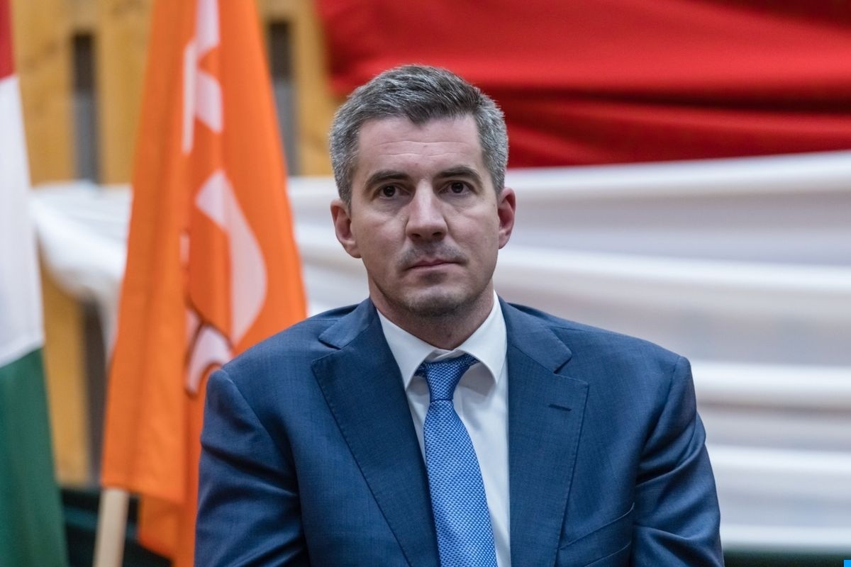 Kocsis Máté részleteket osztott meg: újabb alaptörvény-módosítás jön - módosul a kiutasítás