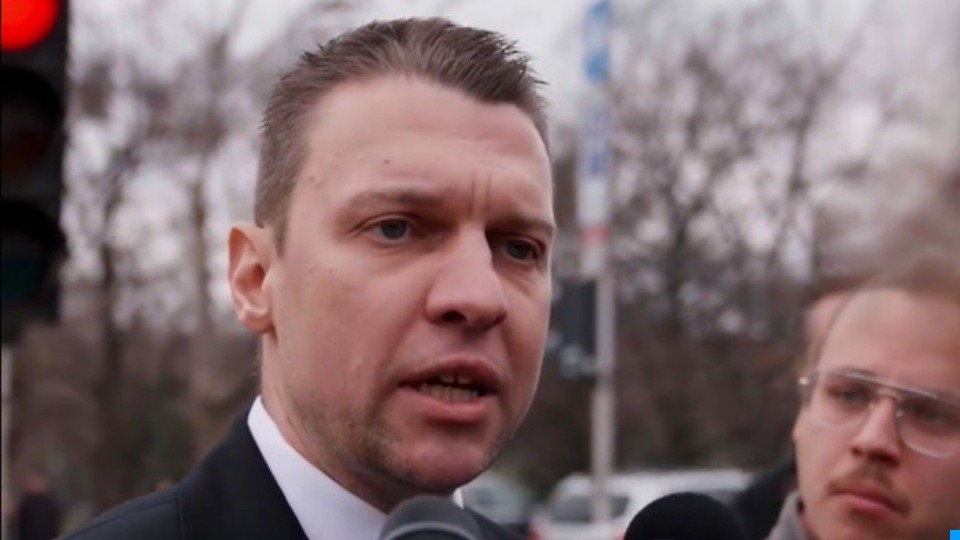 Mélyponton a magyar belpolitika: Menczer Tamás beszállt az Orbán–Magyar csatába