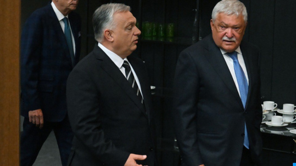 Magyar Péteren viccelődött Orbán Viktor az OTP közgyűlésén