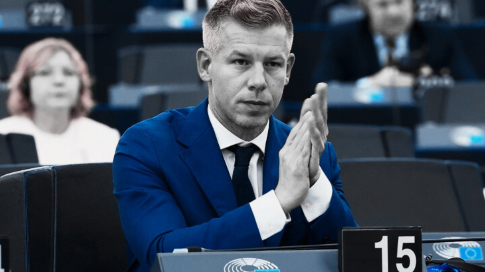 Robbantott Magyar Péter kémügyben: „Itt van mellettem egy cégkivonat...”