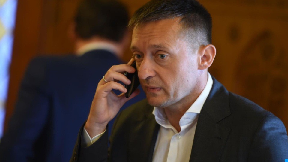 Megremeg Rogán széke? még a fideszesek többsége szerint is árt Magyarországnak a szankciós botrány