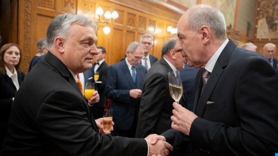 Robbant a hír: Sulyok Tamás visszavonta öt személy magyar állampolgárságát, éjszaka jelent meg a közlöny