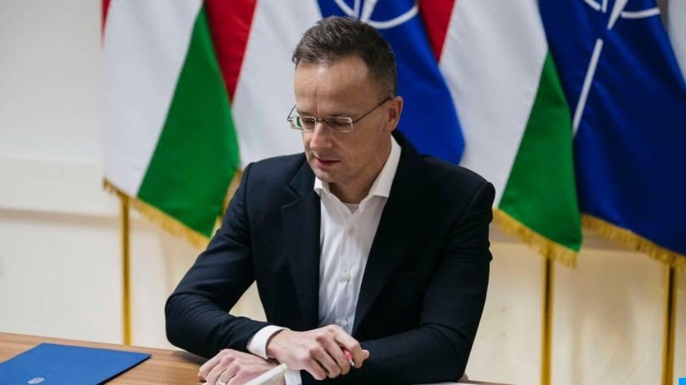 Szijjártó bejelentése: Magyarország és az Emirátusok megállapodtak Rákosrendező fejlesztéséről
