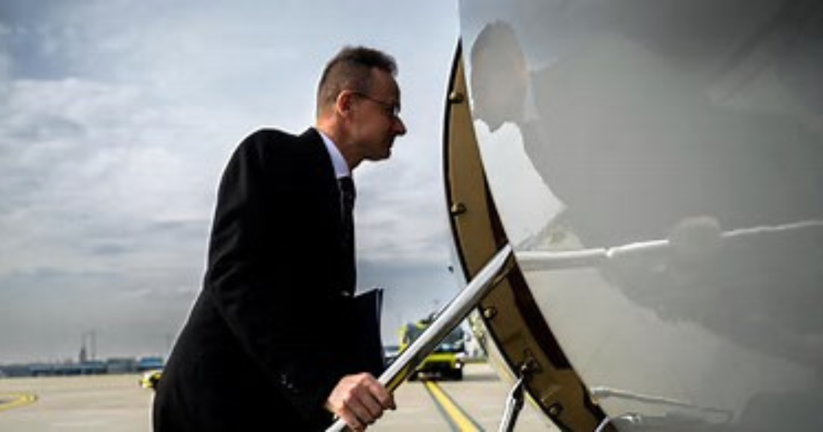 Szijjártó felesége 400 milliós osztalékot vett ki a cégéből, pedig se honlapja, se telefonszáma