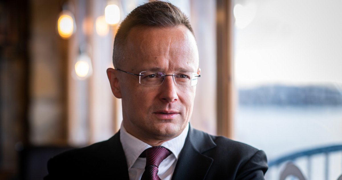 Szijjártó Péter szerint nekünk, magyaroknak Orbán Viktor a jövő, de ez még nem minden