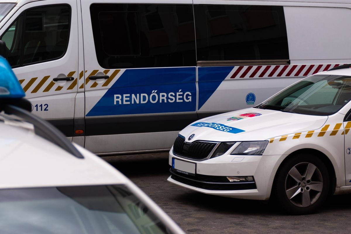 Több rendőrt is kirúghattak - ellenzéki politikus miatt kerekedett botrány