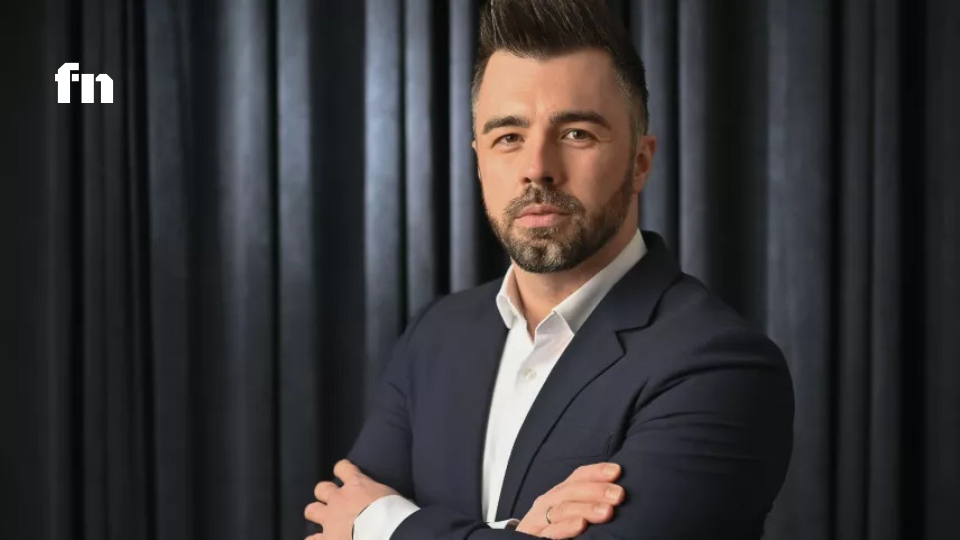 BREAKING: A Tisza politikusa az egészségügyi államtitkárral vitázik élőben, és leleplező anyagokat ígér