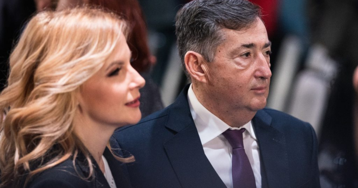 Titokzatos autó követi Várkonyi Andreát? - az Andrássy úton hajtotta a 120 milliós autóját, amikor érdekes dologra figyeltek fel